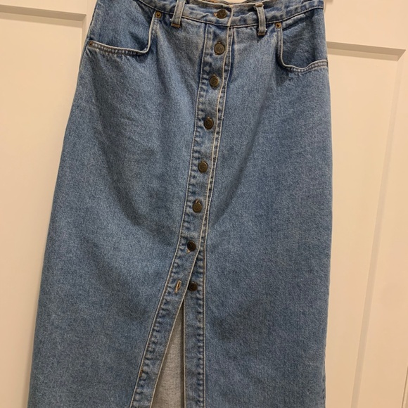 Vintage denim button up maxi skirt - Picture 2 of 4